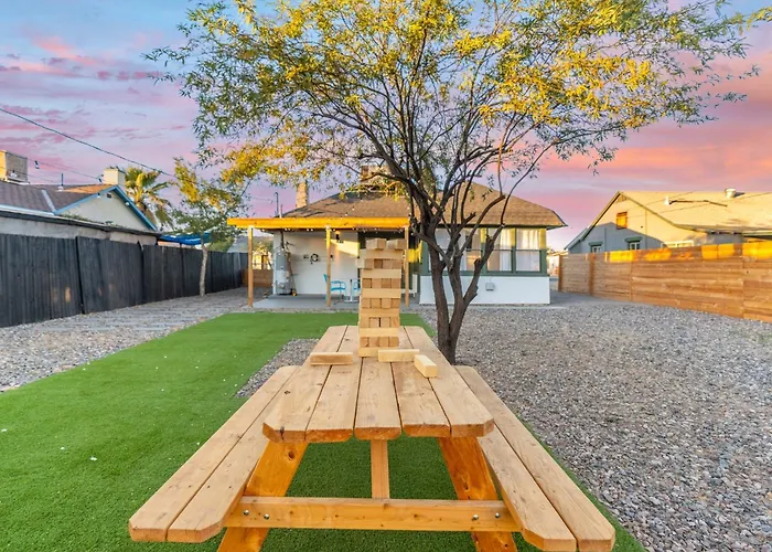 Charming - Storybook Style - Near Downtown Phoenix! *