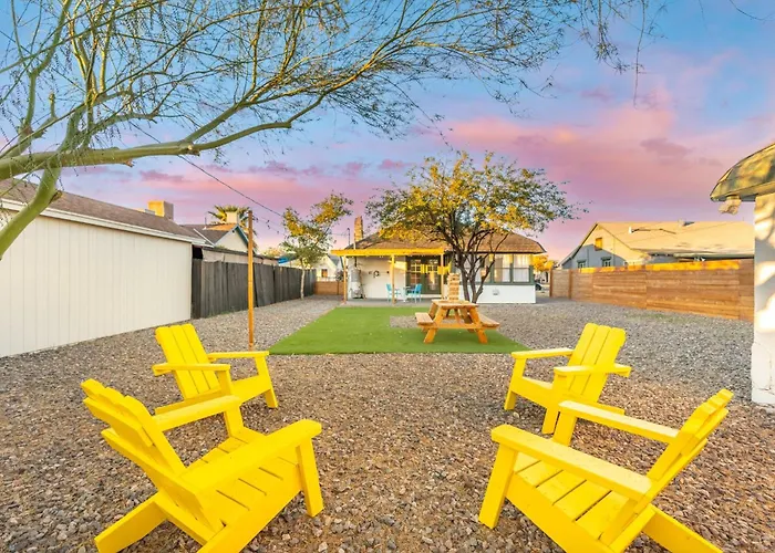Charming - Storybook Style - Near Downtown Phoenix! Holiday home *