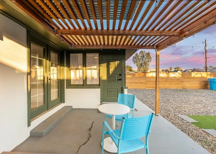 Charming - Storybook Style - Near Downtown Phoenix! *