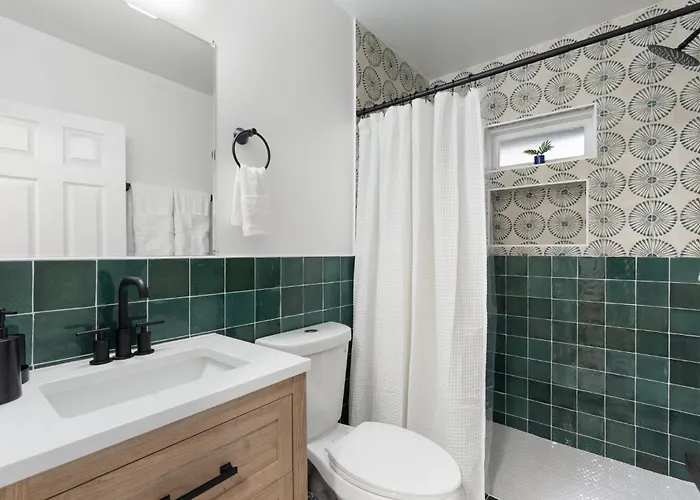 Holiday home Charming - Storybook Style - Near Downtown Phoenix! *