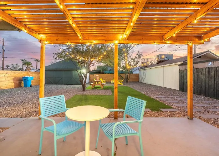 Holiday home Charming - Storybook Style - Near Downtown Phoenix!