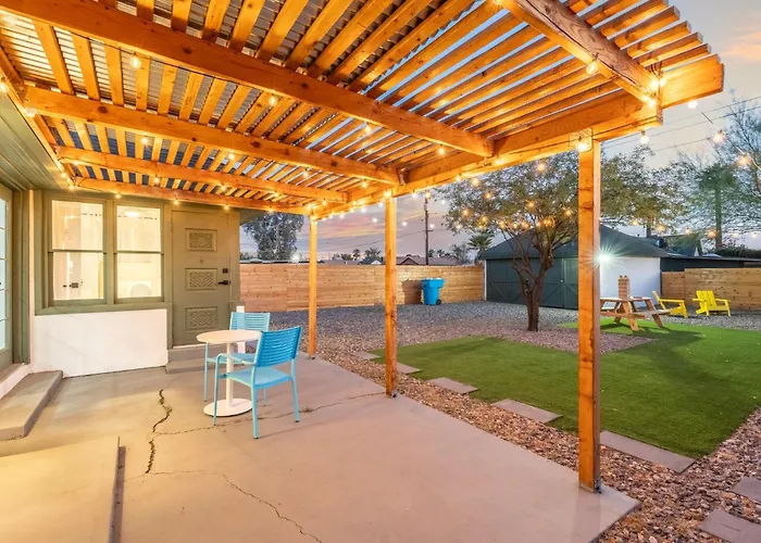 Holiday home Charming - Storybook Style - Near Downtown Phoenix! *